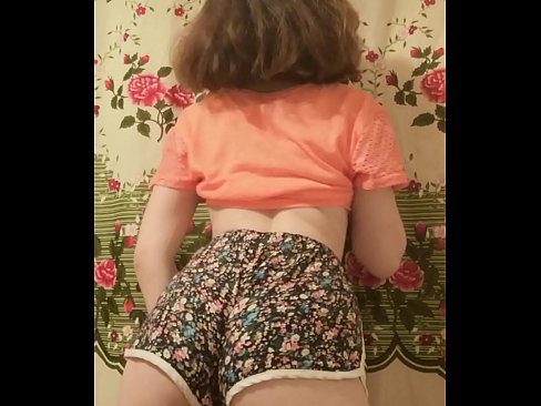 ❤️ Sexy jonge babe dy't har koarte broek op 'e kamera útstrielet ️ Just porno by wy ❌